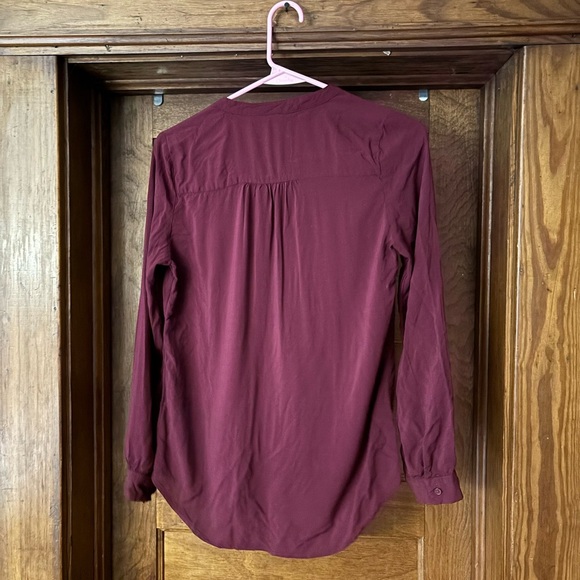 Old Navy Red 3/4 Sleeve Buttoned Blouse with Mandarin Collar - Picture 3 of 4